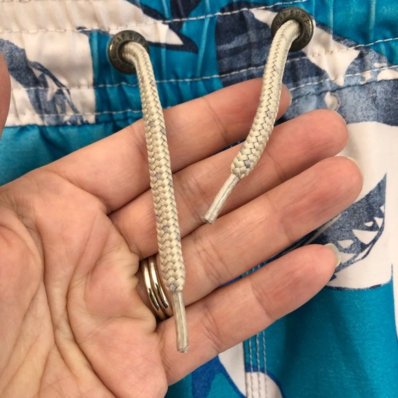 🦈 GAP boys shark swim trunks - Picture 6 of 11